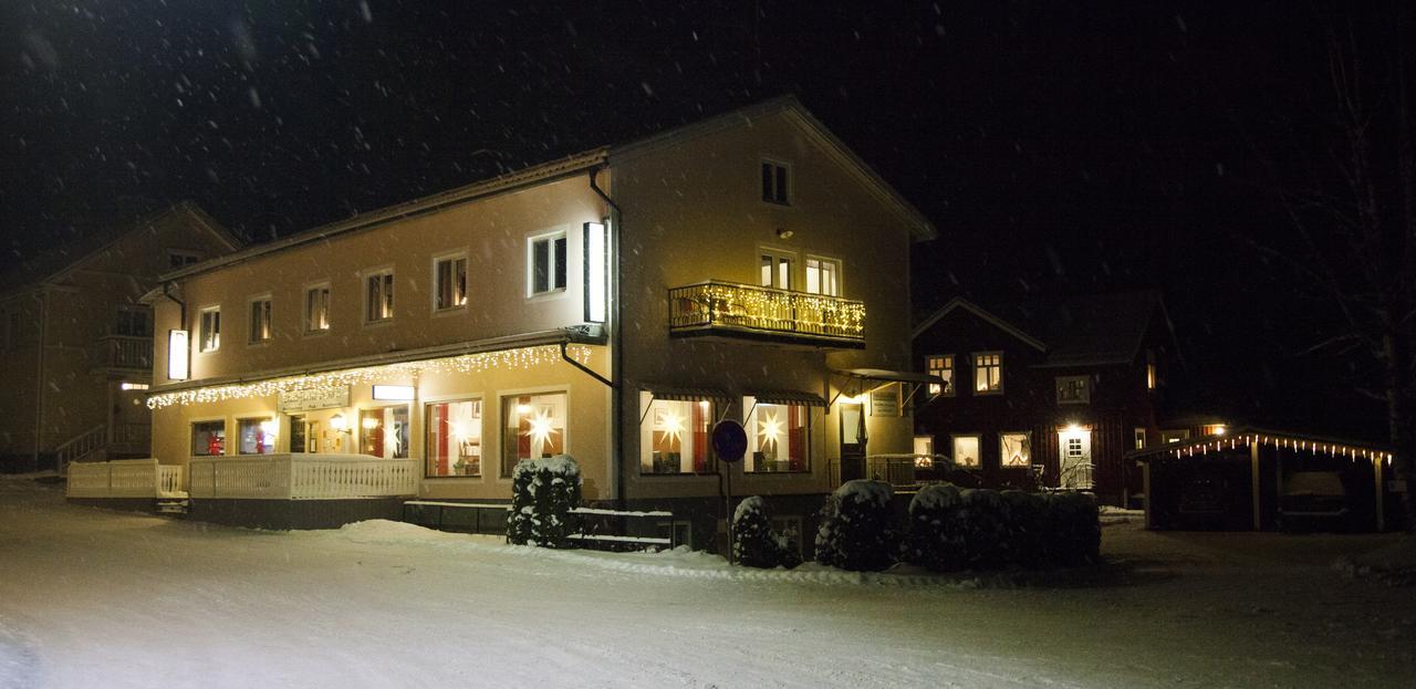 Dala-Jaerna Hotell Och Vandrarhem Exterior photo